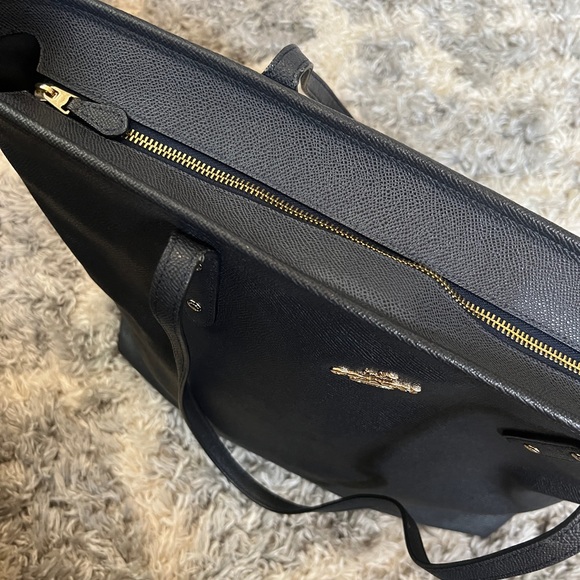 SOLD Coach tote bag - Picture 3 of 6